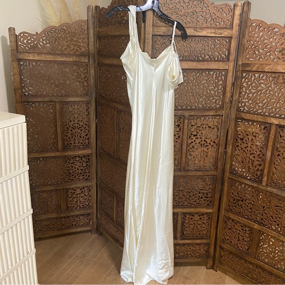 NEW NWT Reformation Ronda silk dress ivory - Picture 4 of 6